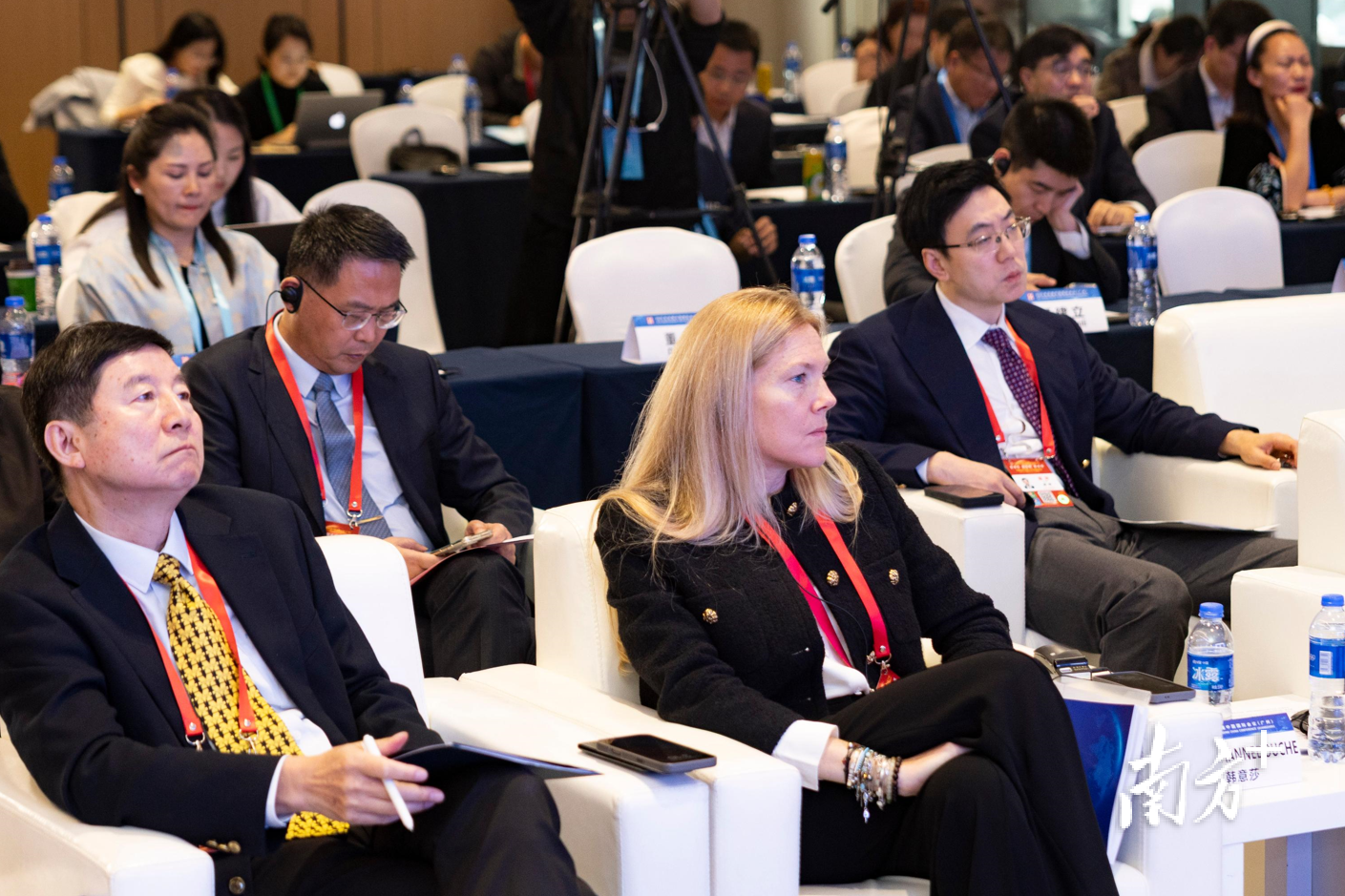 与会嘉宾仔细聆听发言。南方日报记者 梁钜聪 苏韵桦 摄